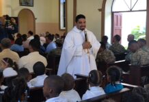 Durante misa en honor a Juan Pablo Duarte Sacerdote llama mantener la paz en proceso electoral.