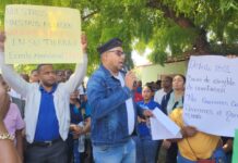 ADP protesta en Distrito Escolar 18-01 en reclamo de regreso y nombramientos de profesores.