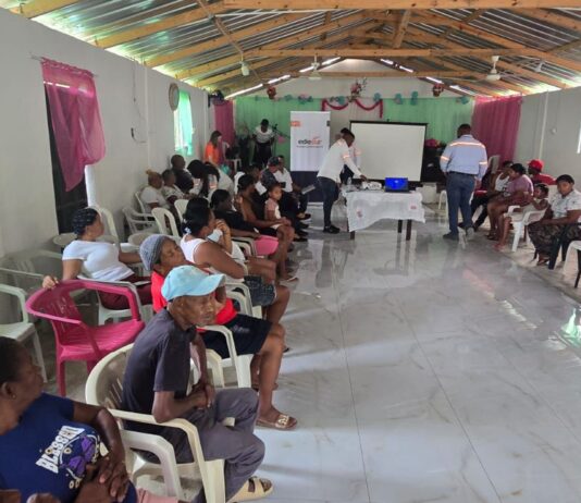 Edesur anuncia proyecto de electrificación y orienta sobre ahorro energético en sector Casandra de Barahona